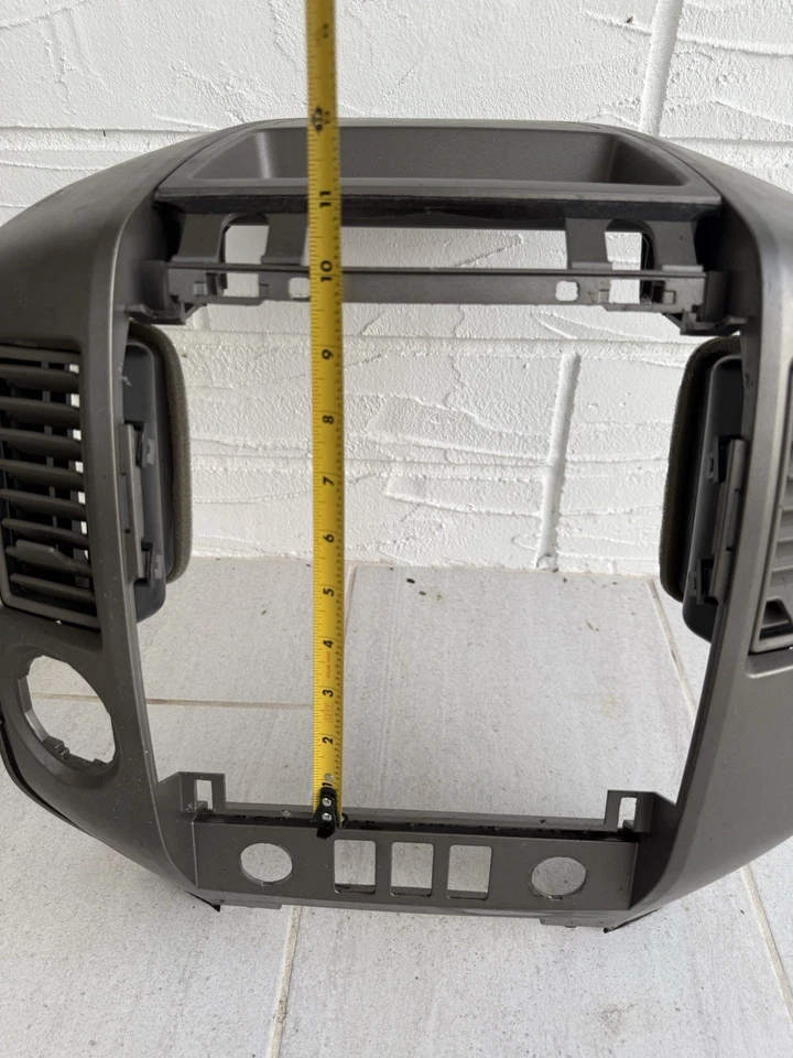 Nissan Armada Titan 2004-2006 tablero central radio bisel ventilación moldura OEM Foto 3 de 4