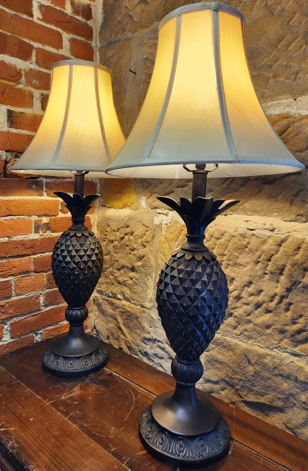 Par de Lámparas de Mesa de Piña con Tonos - Acabado Bronce - Decoración Costera Foto 2 de 4