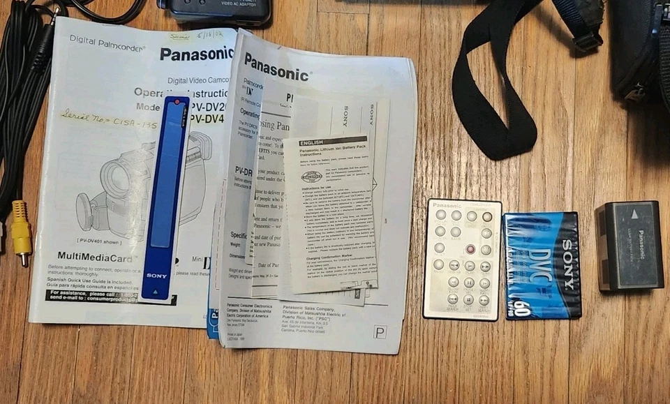 Panasonic Palmcorder PV-DV401D Video Digital Camcorder With Accessories Tested!! - Image 2 of 4