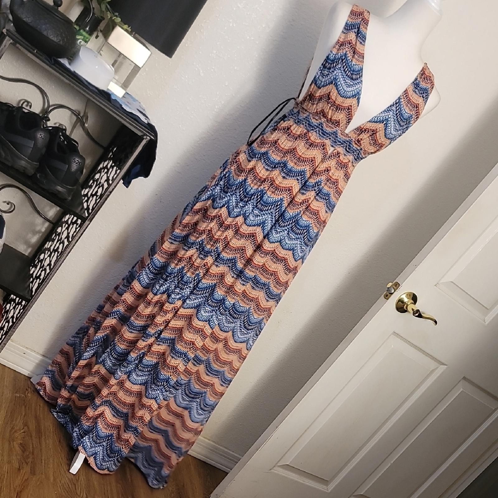 Forever 21 Multicolor Wave Pattern Maxi Dress - image 1