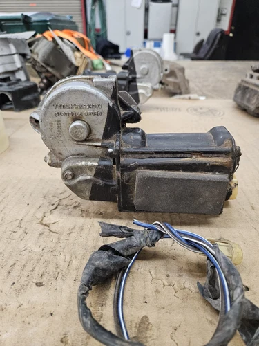1973-1977 CHEVROLET CORVETTE CHEVELLE GTO LEFT DRIVERS SIDE POWER WINDOW MOTOR