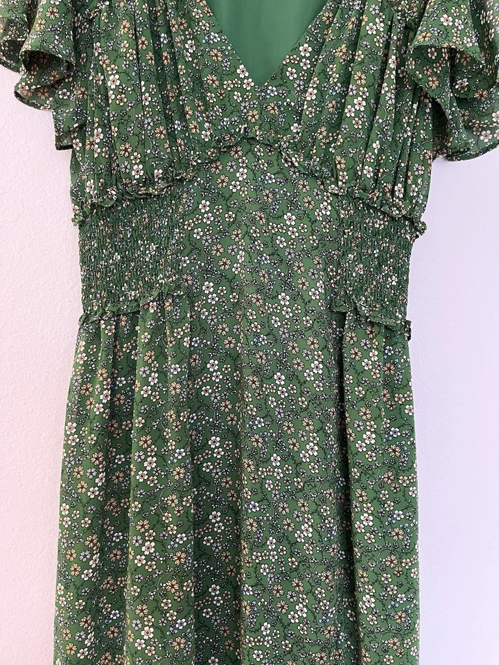 Max Studio Women's Green Floral V-neck Midi Dress Size Medium - image 3 of 4