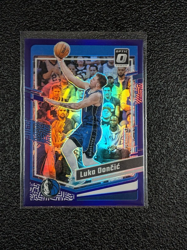 2023-24 Panini Donruss Optic - Luka Dončić #67 Blue Velocity Prizm