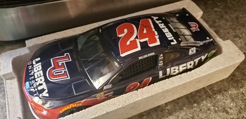 William Byron #24 Liberty University Rookie 2018 Chevy Camaro ELITE - Picture 3 of 5