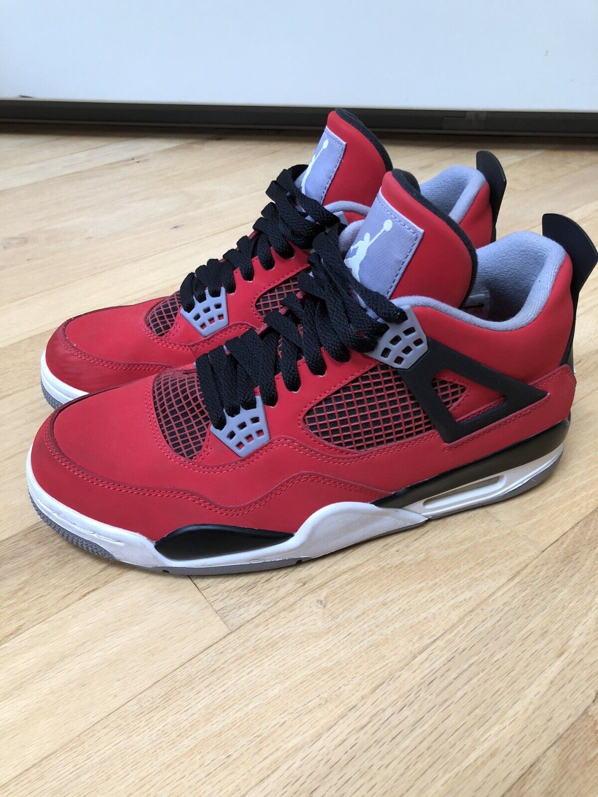 jordan toro bravo 4