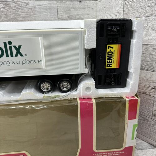EZTEC Remote Control Semi Truck Publix 18-Wheel Hauler 18” Long Open Box Works - Picture 5 of 23