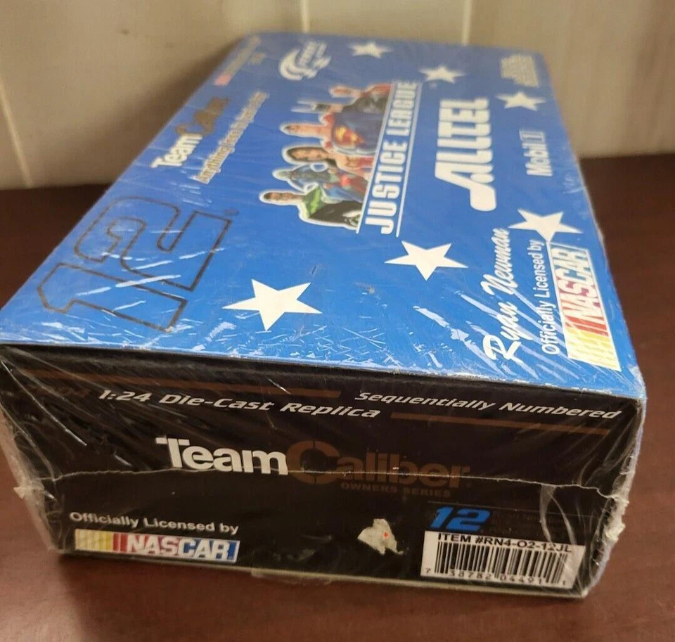 Justice League Ryan Newman #12 2004 1:24 Scale Adult Collectible Die-Cast Replic - Image 4 of 4