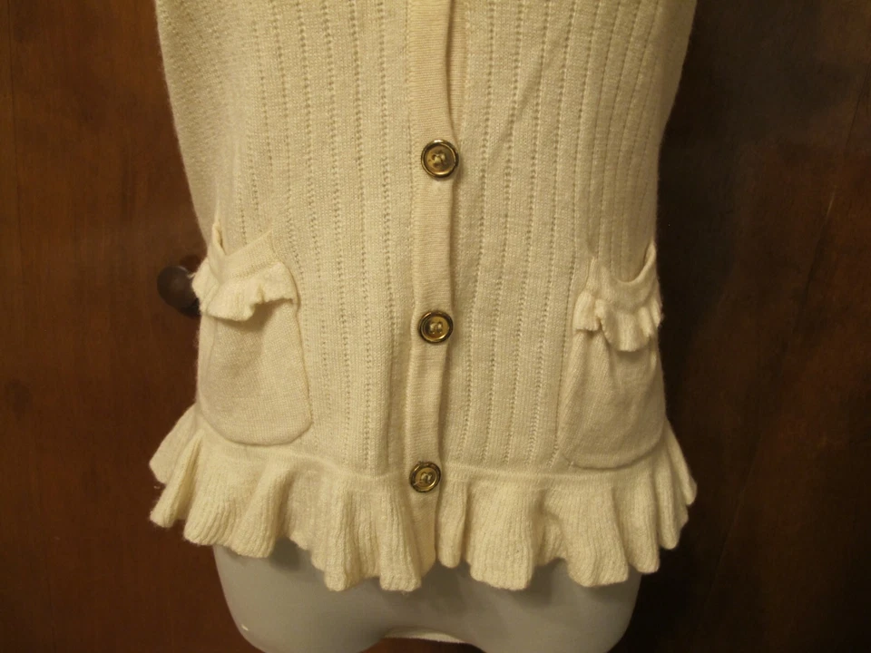 Suéter feminino Juicy Couture top marfim tamanho médio serve pequeno usado  - Imagem 3 de 4