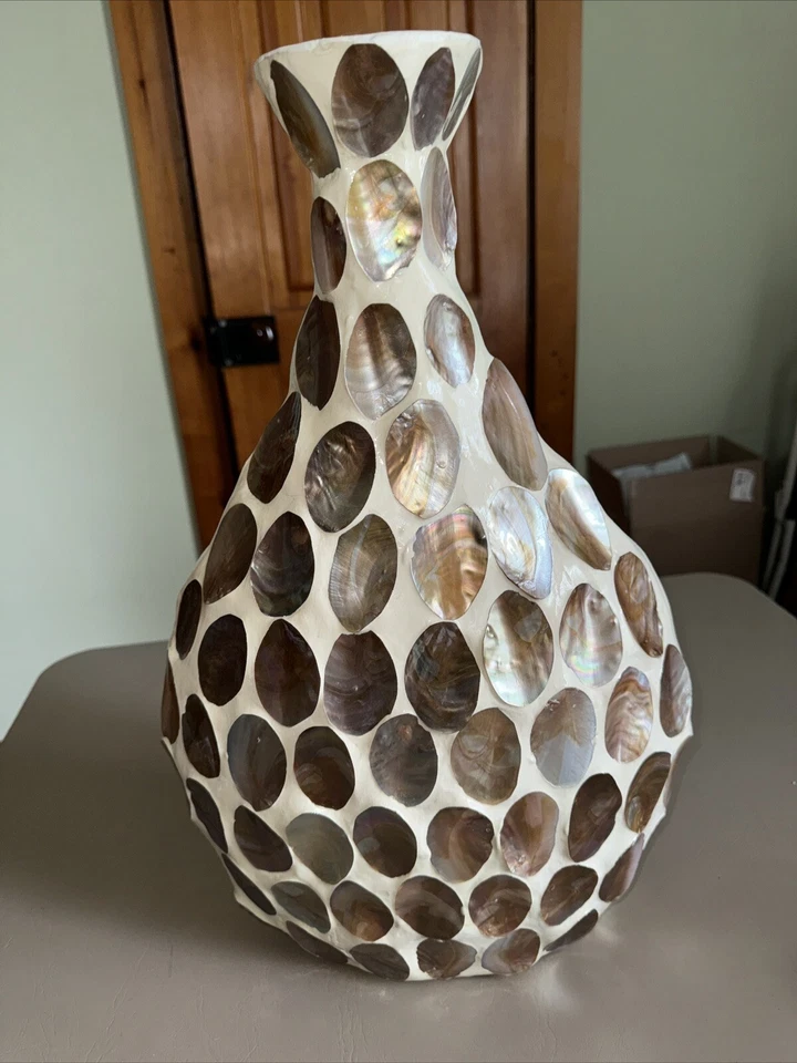 Jarrón decorativo con incrustaciones de concha - Hecho a mano, detalles iridiscentes - Náutica costera Foto 3 de 4