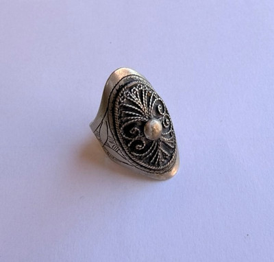 Ancient Victorian Sterling Silver Ring Engraved Artifact Size 7.5