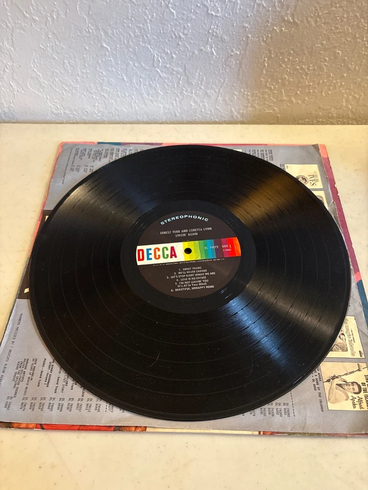 ERNEST TUBB AND LORETTA LYNN SINGIN' AGAIN VINYL RECORD LP AUTOGRAPHED COVER VG+ - Image 3 of 4