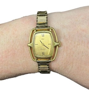 Christian Dior BULOVA (箱付き) Dior / BULOVA ディオール×ブローバ ヴィンテージ時計 1970年代