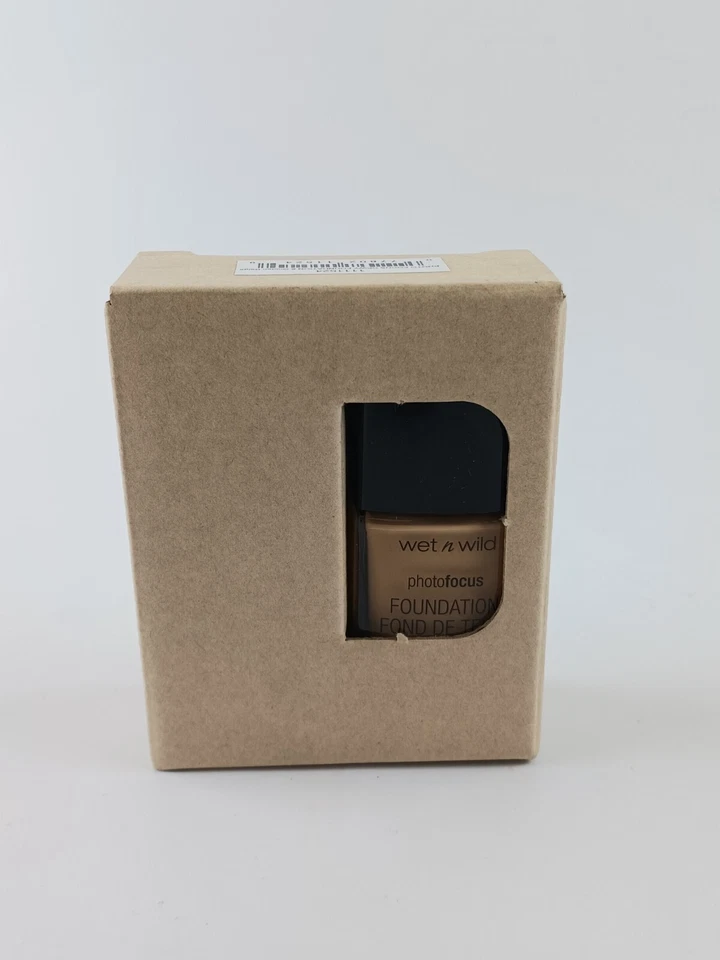 2 WET N WILD PHOTO FOCUS FOUNDAITON DEWY GOLDEN BEIGE - Image 3 of 4