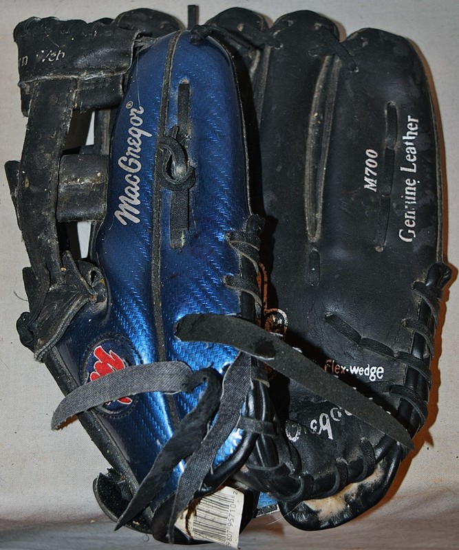 WNBA -ARIKE OGUNBOWALE- GAME-USED Softball Glove - NOTRE DAME/WINGS BASKETBALL
