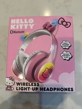 Hello Kitty Wireless Light Up Headphones Bluetooth Pink Sanrio New in Box