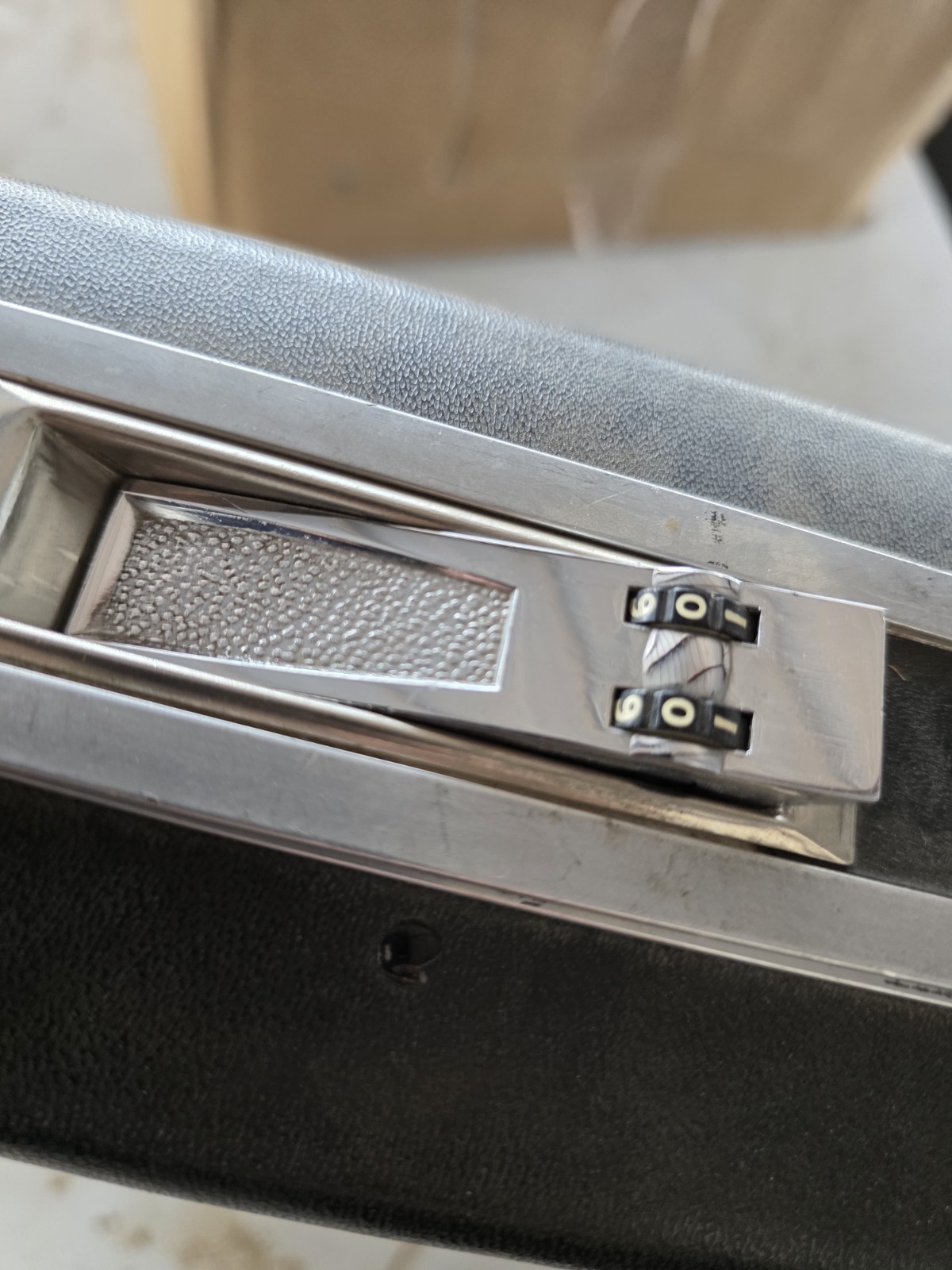 Vintage Hardshell Briefcase - image 13