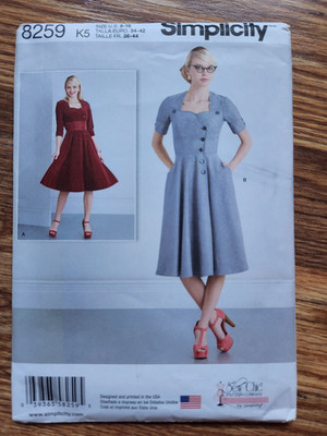 Simplicity 8259 Sew Chic Pattern misses retro look dress sizes 8 to 16 UNCUT