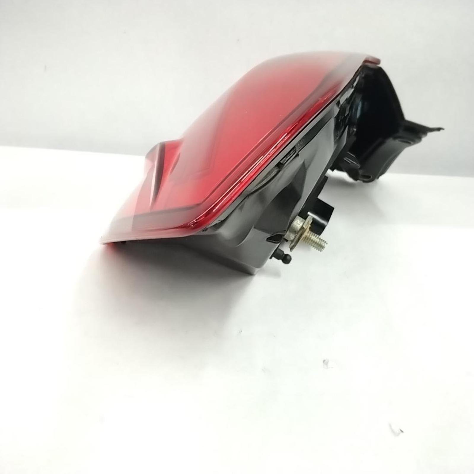 2019 MASERATI GHIBLI RIGHT PASSENGER SIDE TAILLIGHT QUATER MOUNTED OEM 