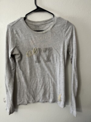 American Eagle Womens Long Sleeve T-Shirt Top Medium Gray Graphic Crew Neck