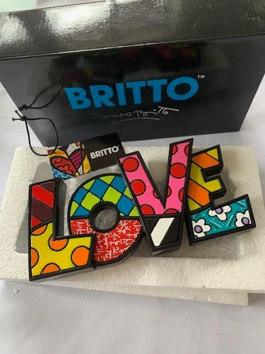 ROMERO BRITTO LOVE WORD ART FIGURINE LARGE 7 IN X 4 IN * NEW *