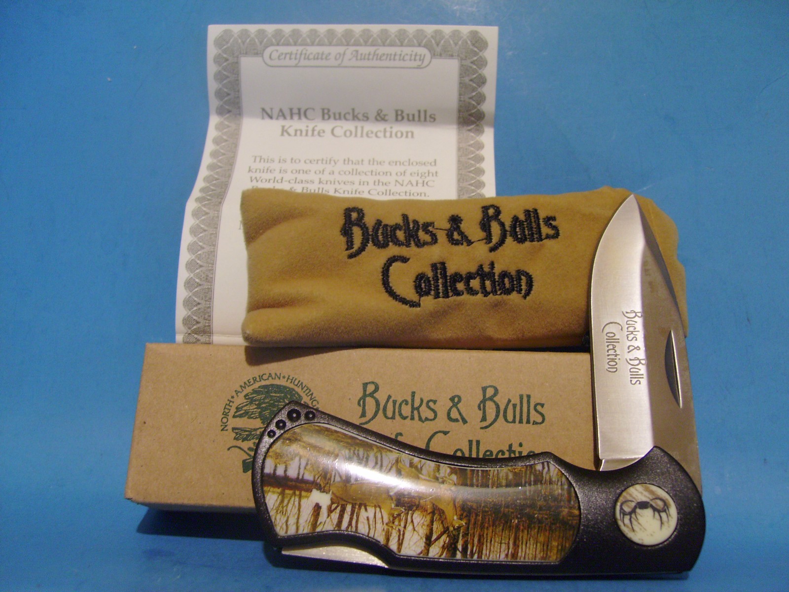 Buck & Bulls pocket knife Collector's Edition Deer Lockback with case