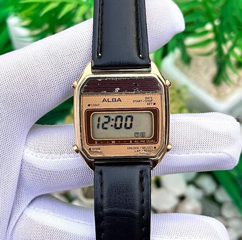 seiko ALBA デジタル腕時計 ゴールド Y486-402A seiko ALBA デジタル腕時計 ゴールド Y486-402A - メルカリ