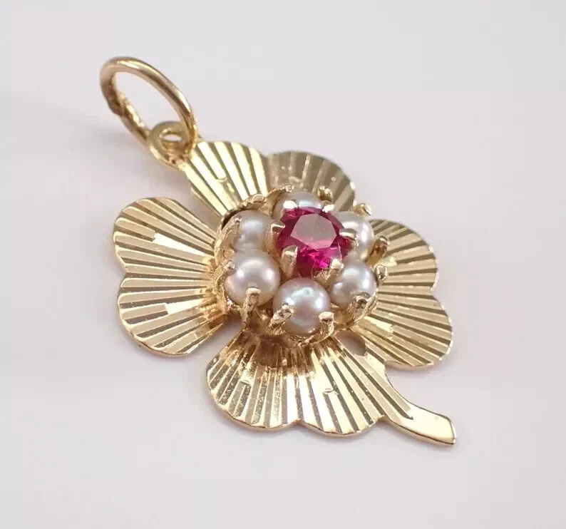 1Ct Round Cut Lab-Created Pearl Vintage Clover Pendant 14K Yellow Gold Plated - Image 2 of 4