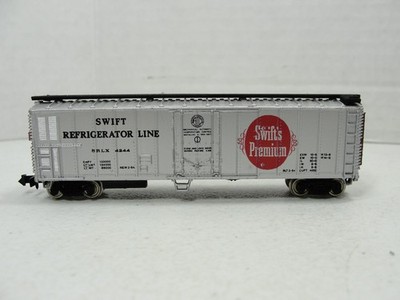 BACHMANN N SCALE SWIFT PREMIUM REFRIGERATOR CAR