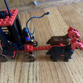 LEGO Castle: Dragon Wagon (6056) - 100% Complete With Instructions