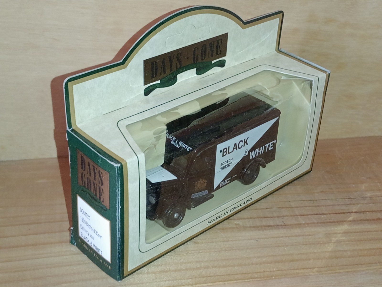 Lledo Days Gone / 1950 Bedford Delivery Van - Black & White Scotch Whisky thumbnail 2