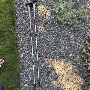 REI Relief Aluminum Shock Light Hiking Trekking Poles 125cm Max Length Nice