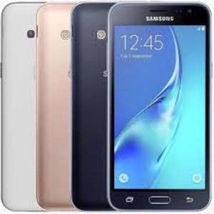 Samsung Galaxy J3 (2016) Android Handy 8GB Entsperren Mobilteil Makellos A+