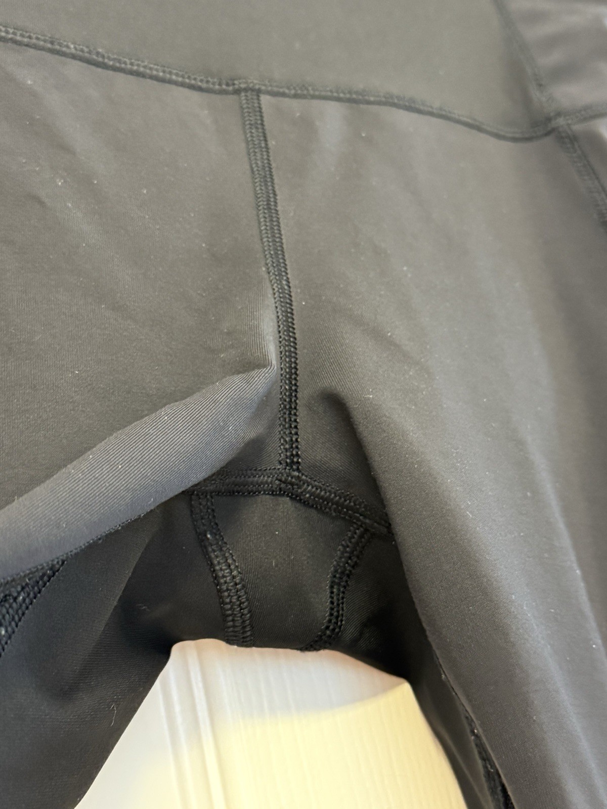 EUC Lululemon Cropped Capri SOLID BLACK LeggingS … - image 6