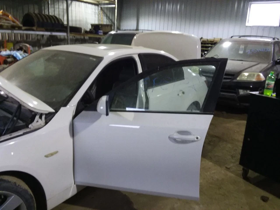 Driver Left Rear Knuckle/Stub Fits 06-10 BMW 550i 2117865 - Image 2 of 4