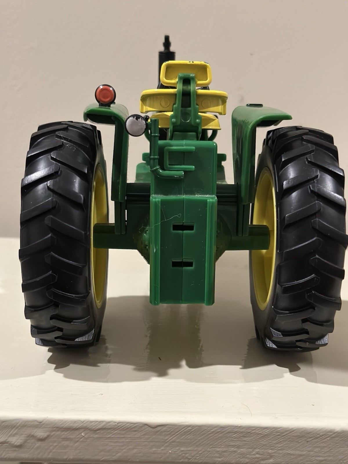 John Deere 4020 Diesel Tractor by Tomy with Sound and Lights 1:64 thumbnail 8