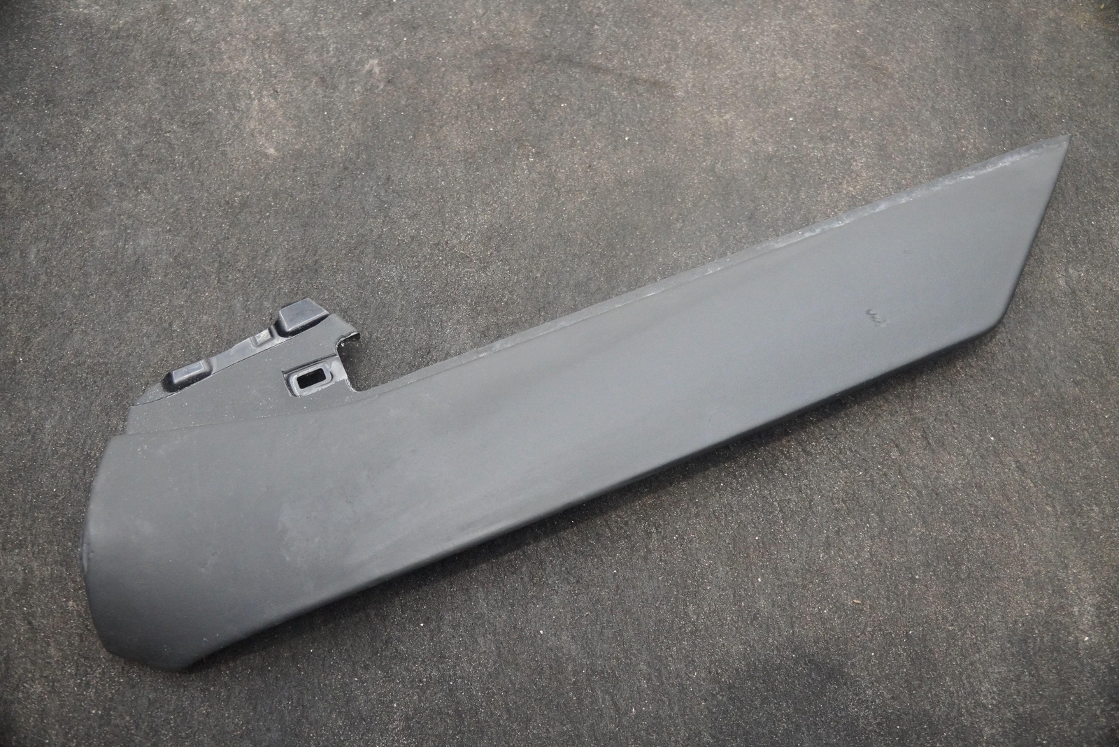 Center Console Right Side Trim Cover Panel Leather 4ML863456 Lamborghini Urus