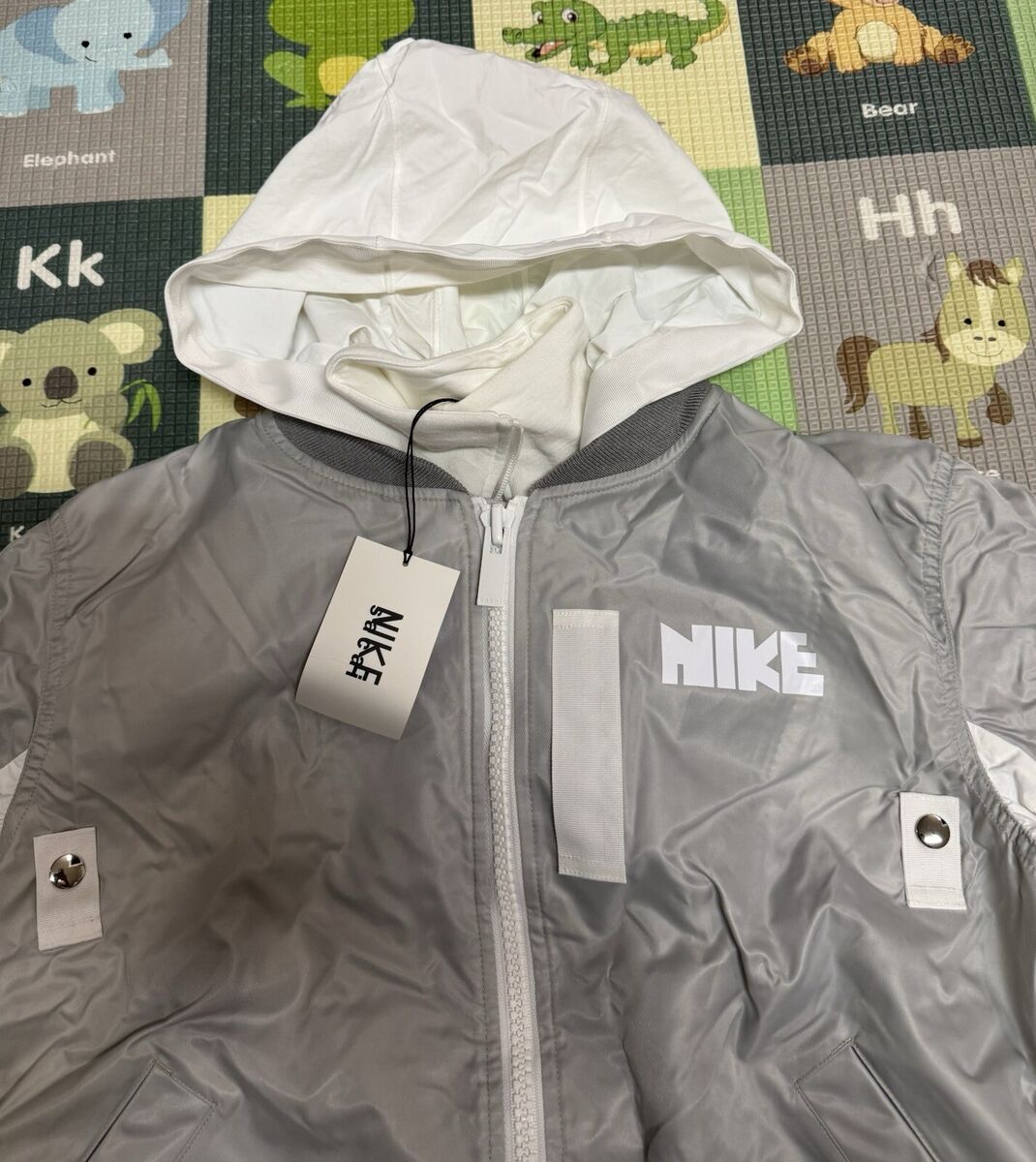 Nike x Sacai Layered Bomber Jacket Grey White Women's Sz Nike x Sacai Layered Bomber Jacket Grey White Women's Sz