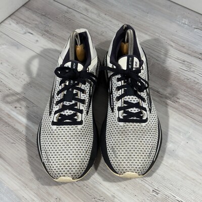 Size 10.5 - Brooks Adrenaline GTS 22 Black/Gray/White  display picture 3