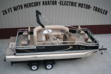 Electric powerNew  20 ft  pontoon boat - Mercury 7.5 Electric Avatar