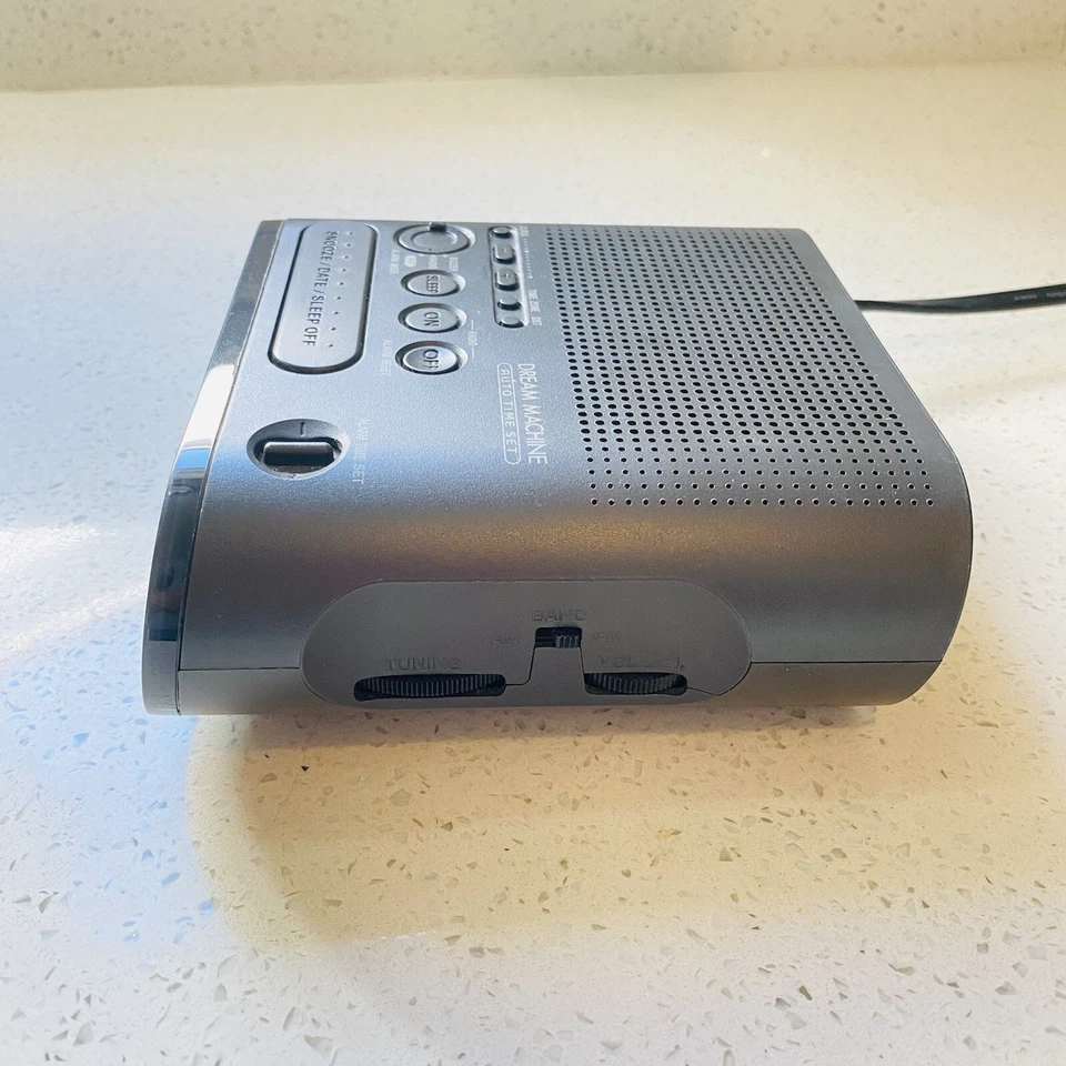 Sony Dream Machine AM/FM Dual Alarm Clock Radio Model ICF-C218 Green Display - Image 3 of 4