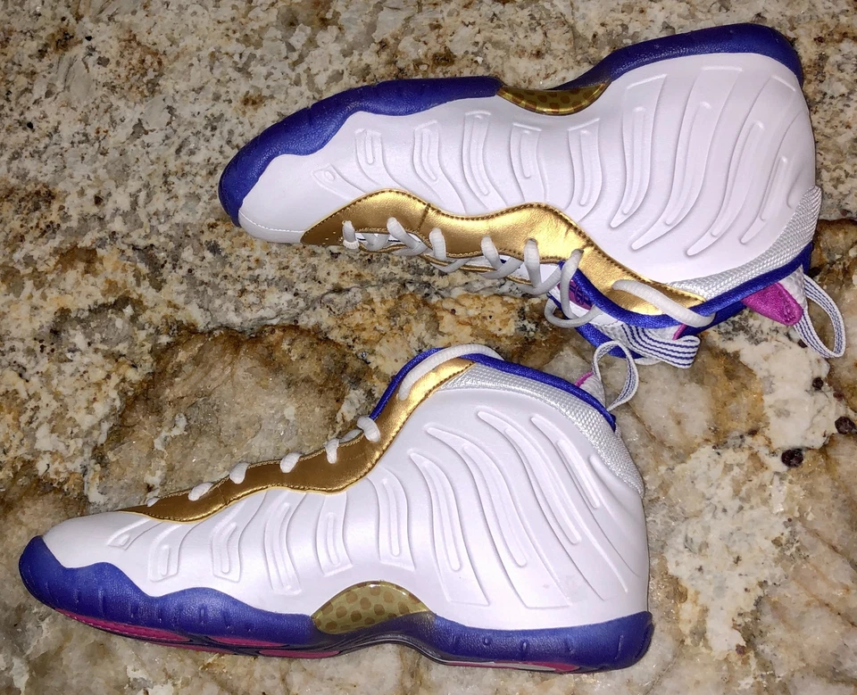 NIKE Little Posite One White Fuchsia Gold Basketball Shoes NEW Youth Girls 5.5 - Image 3 of 4