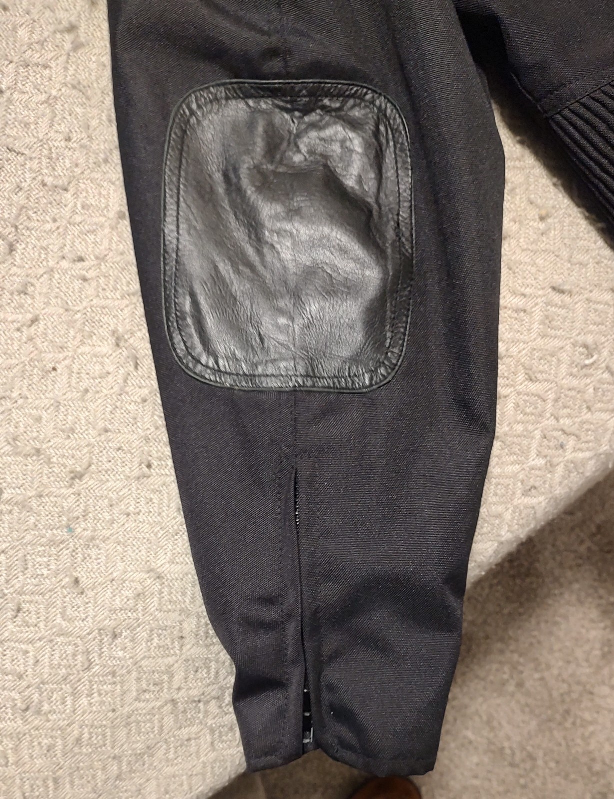 Light/Medium Motorcycle Jacket - image 9