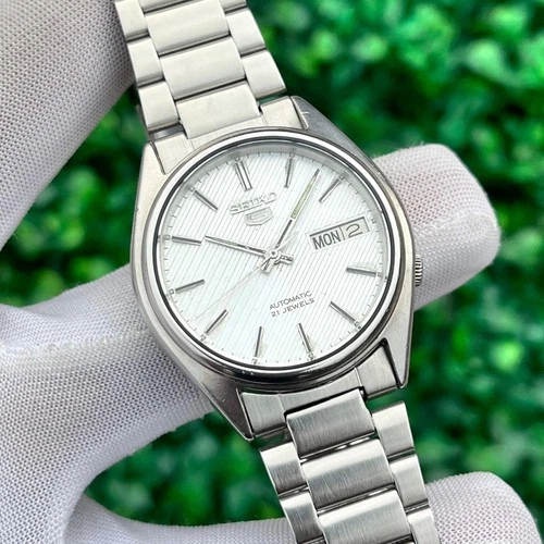 Vintage Seiko 5 Automatic "Silver Linen Textured Dial" Japan Men Watch Cal. 7019