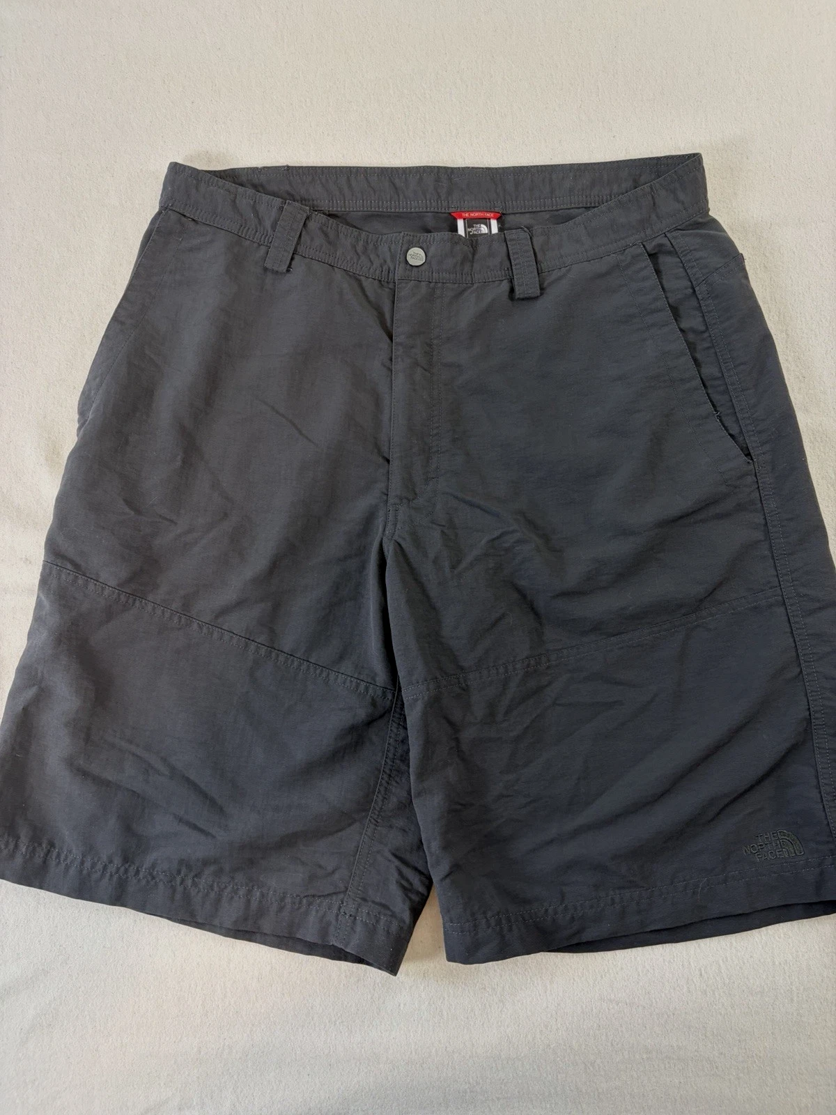 The North Face Shorts Mens 36 Gray Hiking Cargo Outdoor Flat Front Casual