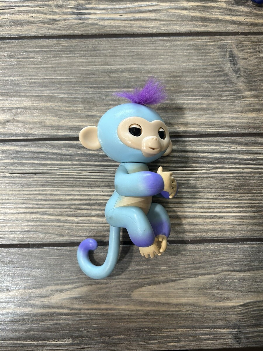 2016 WowWee Fingerlings Baby Monkey Talking Moving Interactive
