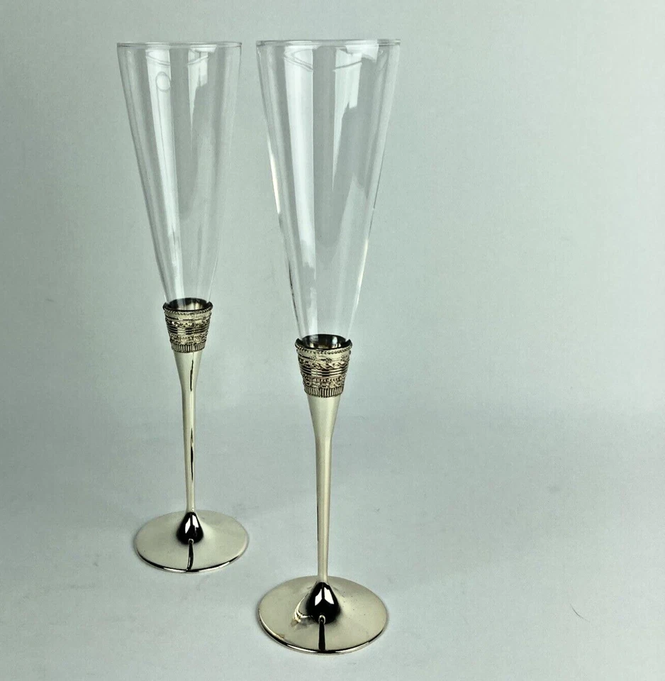 Juego de 2 flautas de champán Vera Wang Wedgwood con par de tostadas de amor Foto 2 de 4