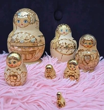 VINTAGE Nesting Russian Dolls 7 PIECE WOOD SET -RUSSIAN DOLLS Beautiful 
