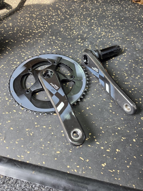 Sram Force Carbon Chainset. BB30, 11 speed road double 53/39t 175mm.