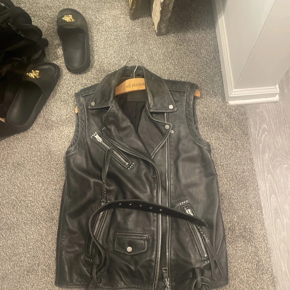 Chaleco sin mangas de cuero negro ALL SAINTS talla pequeña nuevo con etiquetas venta al por menor 695,00 Foto 3 de 4