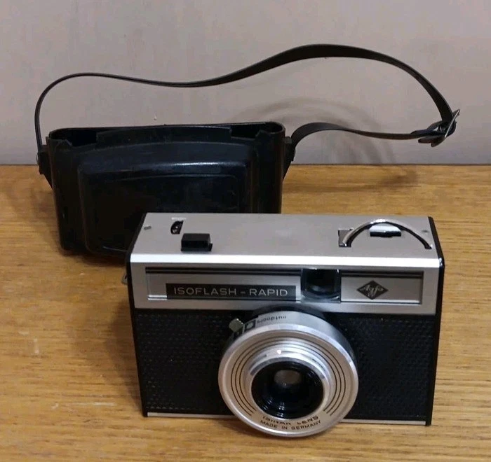Vintage Agfa 35mm Film Camera  Isoflash-Rapid Isinar Lens Made in Germ UNTESTED  - Image 2 of 4